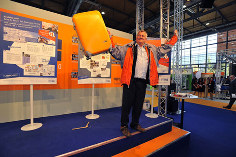 Arno A. Evers in his last day at the HANNOVER FAIR 2010, waving his customer and friends good bye